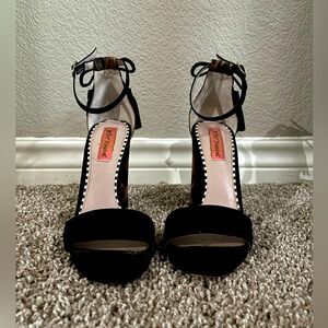 Betsey Johnson Rakko  Black Ankle Strap Heels